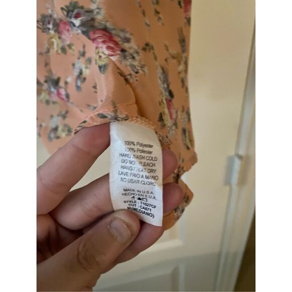 Dainty Hooligan Peach Floral Cropped Tank Top Size Medium NWOT - Picture 4 of 4